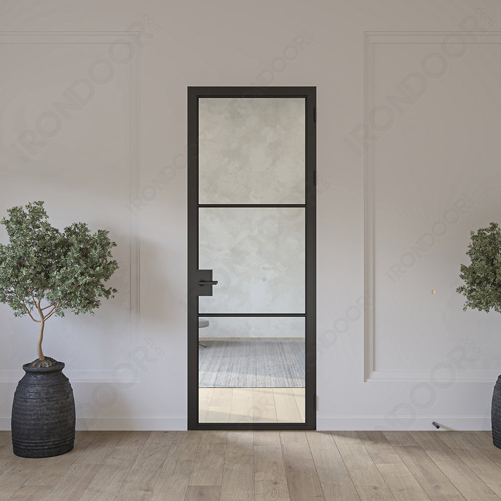 szczotkowana stal na powierzchni drzwi loftowych z widocznymi spawami